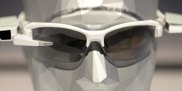 Modell einer Datenbrille Modell einer Datenbrille