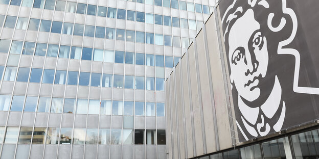 Goethe-Plakat hängt an Campus in Frankfurt Goethe-Plakat hängt an Campus in Frankfurt
