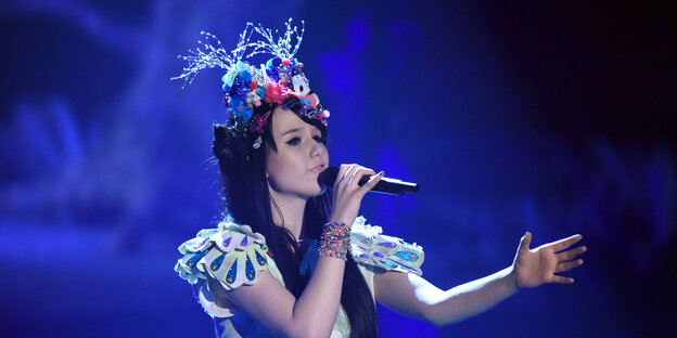 Die Sängerin Jamie-Lee Kriewitz steht am 25.02.2016 beim Vorentscheid für den Eurovision Song Contest (ESC) in Köln auf der Bühne. Die Sängerin Jamie-Lee Kriewitz steht am 25.02.2016 beim Vorentscheid für den Eurovision Song Contest (ESC) in Köln auf der Bühne.