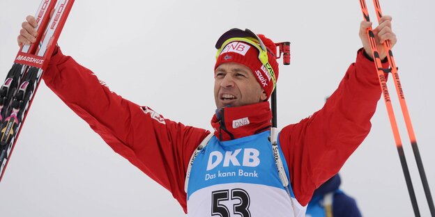 Ole Einar Björndalen in Siegerpose. Ole Einar Björndalen in Siegerpose.