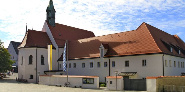Foto eines Klosters, es liegt im oberbayrischen Altötting Foto eines Klosters, es liegt im oberbayrischen Altötting