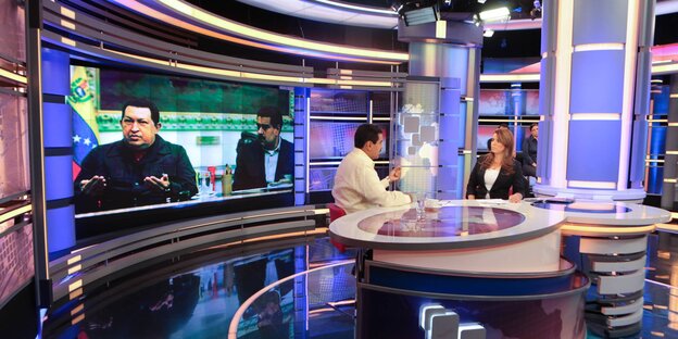 Nicolas Maduro im Telesur Studio. Nicolas Maduro im Telesur Studio.