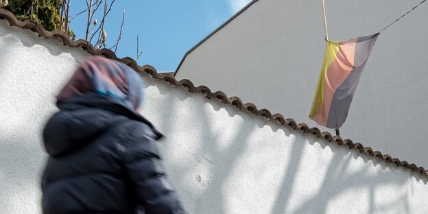 Frau mit Kopftuch Frau mit Kopftuch