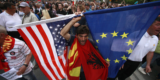 Proteste gegen die Regierung am Montag in Skopje. Proteste gegen die Regierung am Montag in Skopje.