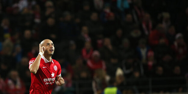 Elkin Soto jubelt nach seinem Treffer gegen FC Bayern München, 2014 Elkin Soto jubelt nach seinem Treffer gegen FC Bayern München, 2014
