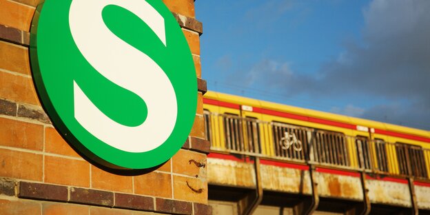 S-Bahn-Station Frankfurter Allee S-Bahn-Station Frankfurter Allee
