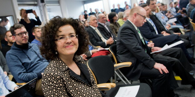 Niedersachsens Wissenschaftsministerin Gabriele Heinen-Kljajić sitzt bei einer Pressekonferenz in der Leibniz Universität in Hannover Niedersachsens Wissenschaftsministerin Gabriele Heinen-Kljajić sitzt bei einer Pressekonferenz in der Leibniz Universität in Hannover