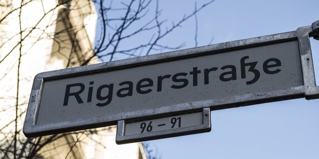 Straßenschild Rigaer Straße Straßenschild Rigaer Straße