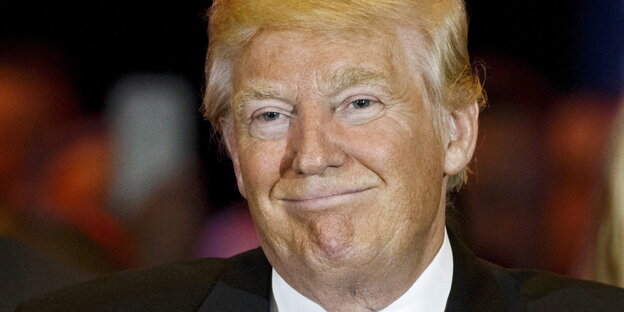 Ein Mann, es ist Donald Trump Ein Mann, es ist Donald Trump