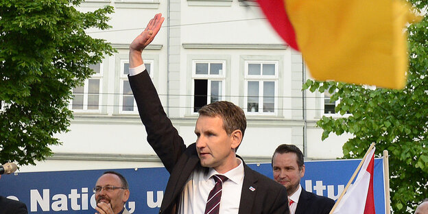 Björn Höcke winkt Björn Höcke winkt
