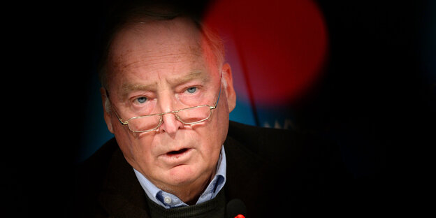 Alter Mann mt Brille, es ist der AfD-Politiker Gauland Alter Mann mt Brille, es ist der AfD-Politiker Gauland