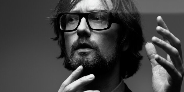 Schwarz-weiß-Porträt von Jarvis Cocker Schwarz-weiß-Porträt von Jarvis Cocker