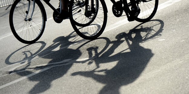 Schatten von Radlern Schatten von Radlern