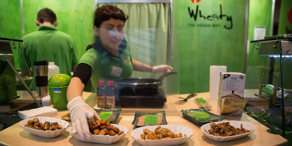 Konflikt in der vegan-vegetarischen Szene: Der Vebu und die Fleisch-Firmen Konflikt in der vegan-vegetarischen Szene: Der Vebu und die Fleisch-Firmen