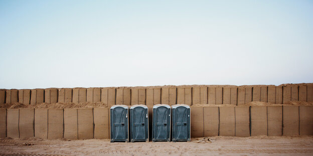 Vier Dixi-Toiletten Vier Dixi-Toiletten