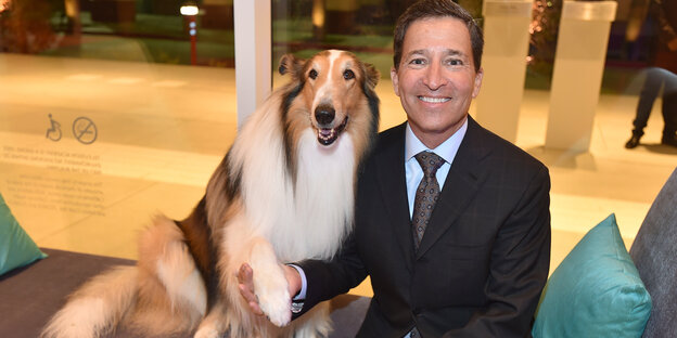 Lassie, der Fernsehhund, bei einer US-amerikanischen Fernsehgala Lassie, der Fernsehhund, bei einer US-amerikanischen Fernsehgala
