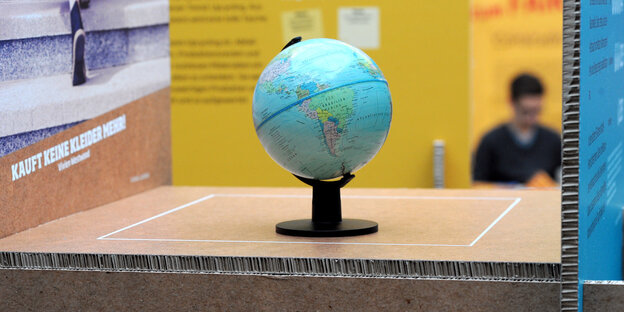 Ein Globus in einer Ausstellung Ein Globus in einer Ausstellung