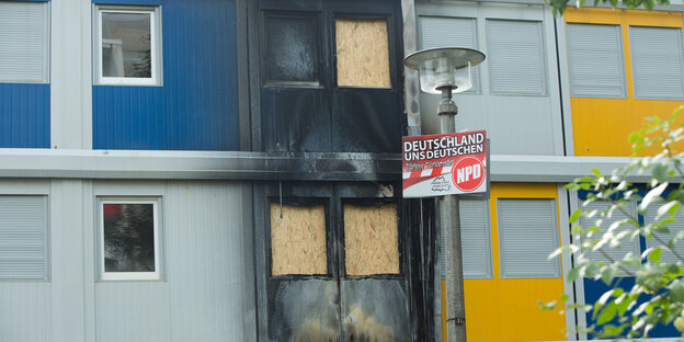 Brandschäden an einem Containergebäude Brandschäden an einem Containergebäude