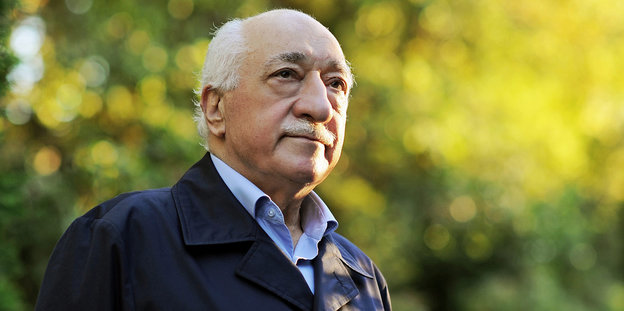 Fethullah Gülen im Freien