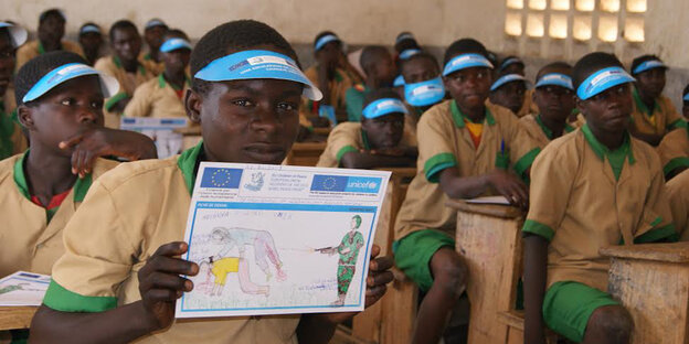 Von Boko Haram traumatisierte Jungen in einer Schule des Unicef-Projekts in Baiga Von Boko Haram traumatisierte Jungen in einer Schule des Unicef-Projekts in Baiga