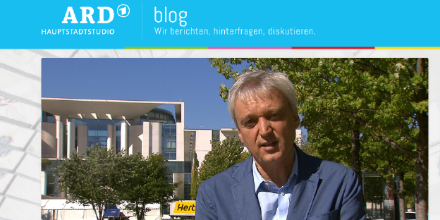 Screenshot vom Blog des ARD-Hauptstadtstudio. Darauf Korrespondent Peter Dahlheimer vor dem Kanzleramt Screenshot vom Blog des ARD-Hauptstadtstudio. Darauf Korrespondent Peter Dahlheimer vor dem Kanzleramt