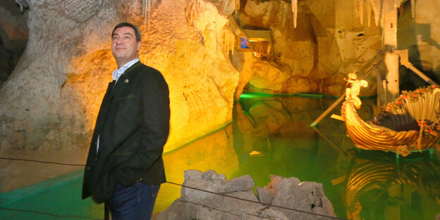 Söder in einer Grotte