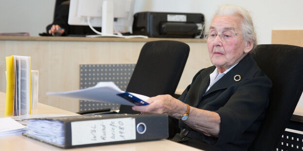 Eine Frau, Ursula Haverbeck Eine Frau, Ursula Haverbeck