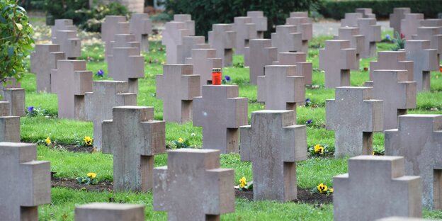 Kreuze auf Kriegsgräbern Kreuze auf Kriegsgräbern