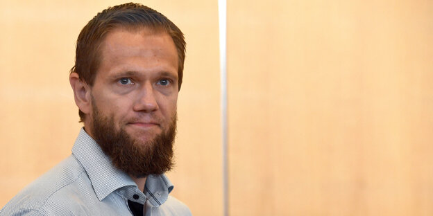Salafistenprediger Sven Lau in Düsseldorf vor Gericht Salafistenprediger Sven Lau in Düsseldorf vor Gericht