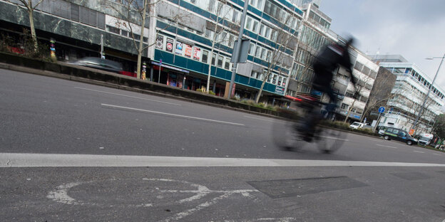 Radfahrer in der Stuttgarter Innenstadt Radfahrer in der Stuttgarter Innenstadt