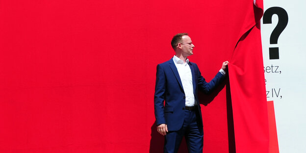 von der Partei Die Linke, präsentiert am 17.07.2013 in Berlin die damalige Wahlkampagne von der Partei Die Linke, präsentiert am 17.07.2013 in Berlin die damalige Wahlkampagne