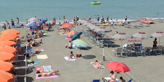 abgezäunter Strand in Italien abgezäunter Strand in Italien