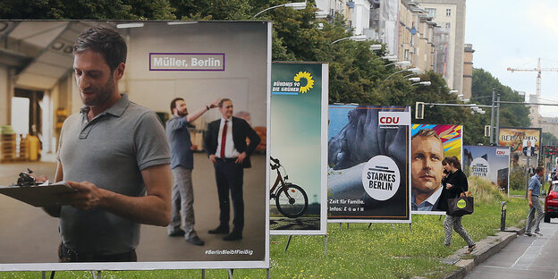Wahlplakate in Berlins Straßen Wahlplakate in Berlins Straßen