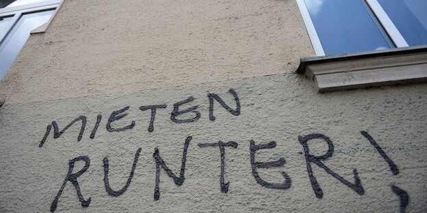 Parole an Hauswand in Berlin Parole an Hauswand in Berlin
