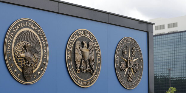 Das Firmenzeichen vor dem NSA-Campus in Fort Meade Das Firmenzeichen vor dem NSA-Campus in Fort Meade