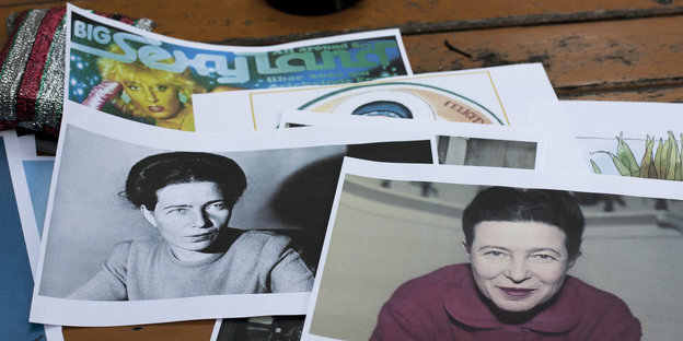 Fotos von Simone de Beauvoir, Big Sexyland und Janosch liegen auf einem Tisch Fotos von Simone de Beauvoir, Big Sexyland und Janosch liegen auf einem Tisch