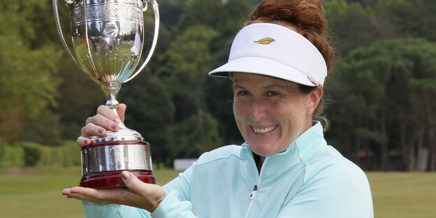 Golferin mt Pokal Golferin mt Pokal