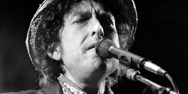 Schwarz-weiß-Aufnahme von Bob dylan Schwarz-weiß-Aufnahme von Bob dylan