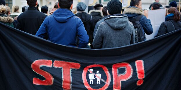 Demonstration gegen Abschiebungen nach Afghanistan Demonstration gegen Abschiebungen nach Afghanistan