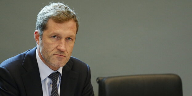 Der wallonische Regierungschef Paul Magnette guckt ernst Der wallonische Regierungschef Paul Magnette guckt ernst