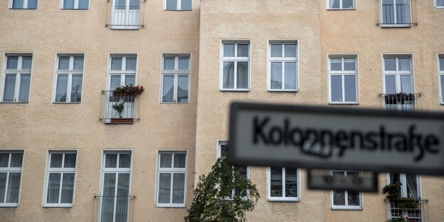 Haus in Schöneberg, in dem ein Terrorverdächtiger festgenommen wurde Haus in Schöneberg, in dem ein Terrorverdächtiger festgenommen wurde