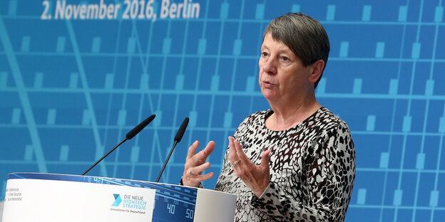 Barbara Hendricks vor einem Rednerpult Barbara Hendricks vor einem Rednerpult