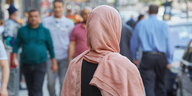 Muslima unterwegs Muslima unterwegs