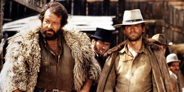 Die Schauspieler Bud Spencer und Terence Hill in Western-Klamotten Die Schauspieler Bud Spencer und Terence Hill in Western-Klamotten