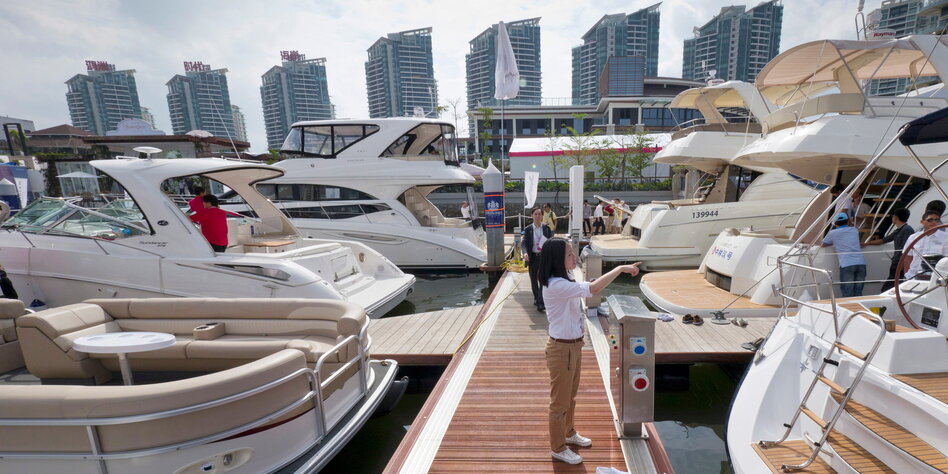 Luxusyachten_China_dpa_13032012.jpg