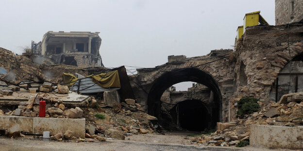 Ein zerstörtes Tor in Aleppo Ein zerstörtes Tor in Aleppo