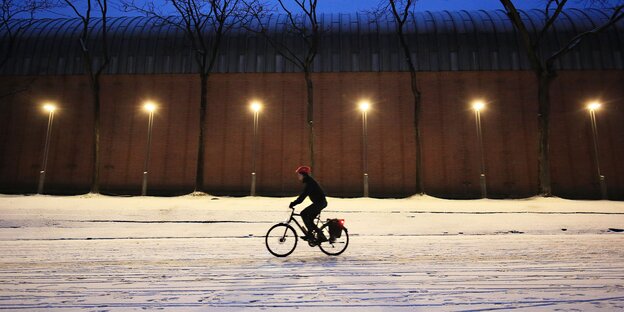 Radfahrer im Schnee Radfahrer im Schnee