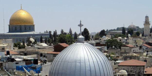 Altstadt von Jerusalem. Im Hintergrund die Al-Aksa Moschee Altstadt von Jerusalem. Im Hintergrund die Al-Aksa Moschee