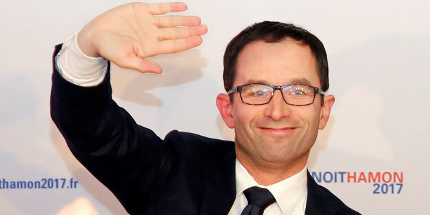 Benoît Hamon winkt Benoît Hamon winkt