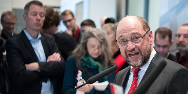 Marin Schulz an einem Mikro Marin Schulz an einem Mikro